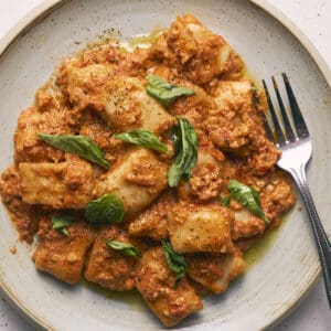 Red pesto gnocchi